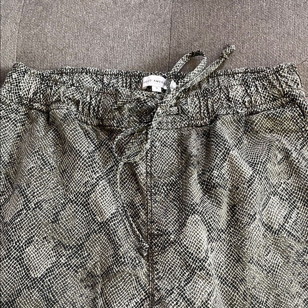 Good American Olive & Black Snakeskin Drawstring Joggers Size 1